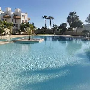 Modern Seafront Flat With A Private Garage Appartement